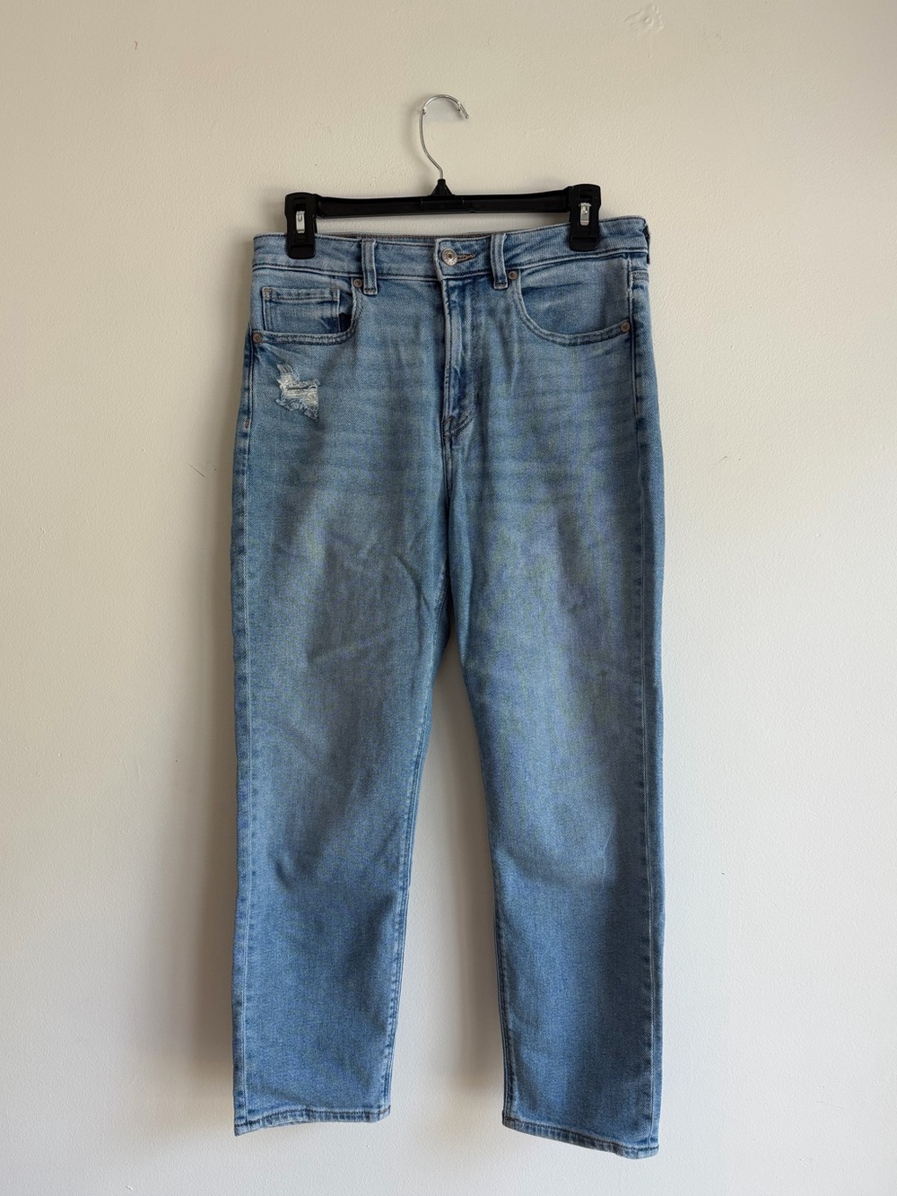 AE Stretch Light Wash Mom Jeans